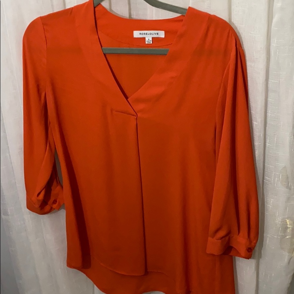 Red quarter sleeve blouse